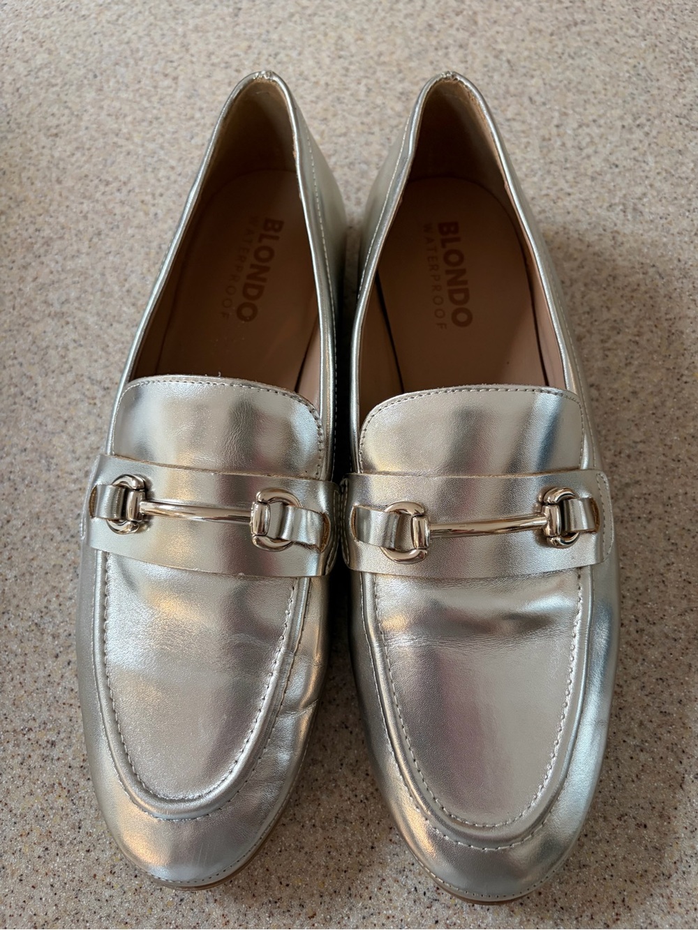 Blondo Platinum Metallic Waterproof Loafer Size 9.5